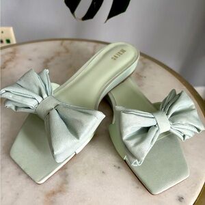 Brand New(never worn) - Anthropologie Maeve bow teal size 7